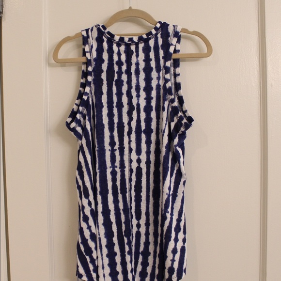 New Athleta tank top. Only worn once - Picture 4 of 6